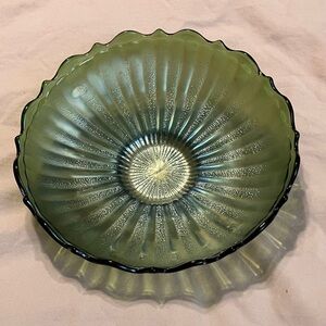 Vintage Fenton Carnival Glass Iredescent Emerald Green Rays Bowl with bubbles